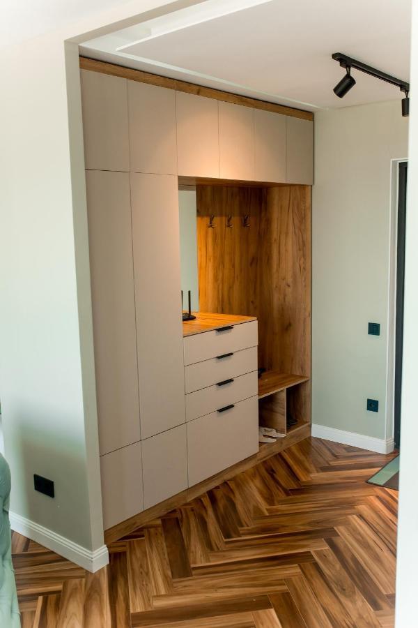 с видом на море 77 Apartment *