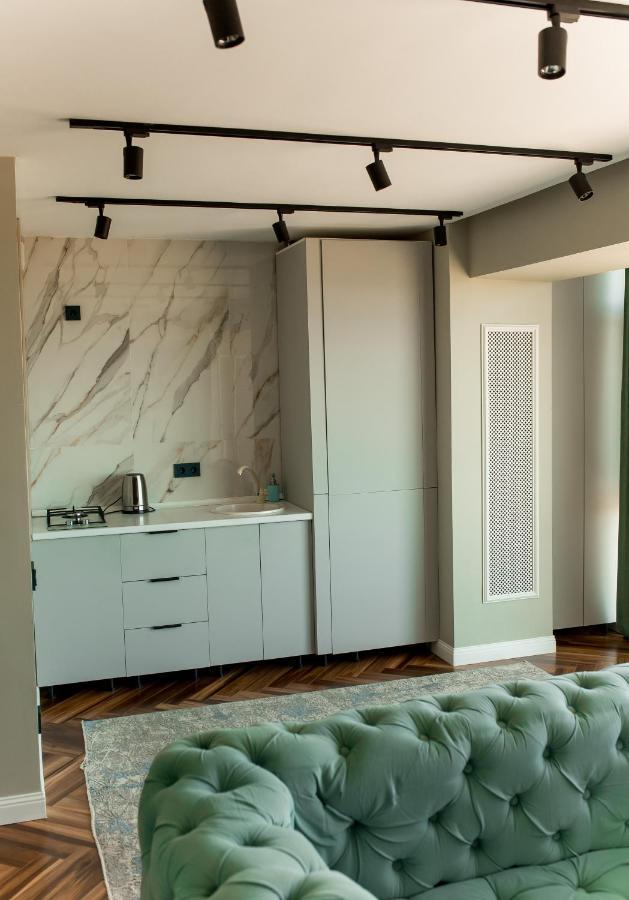 с видом на море 77 Apartment