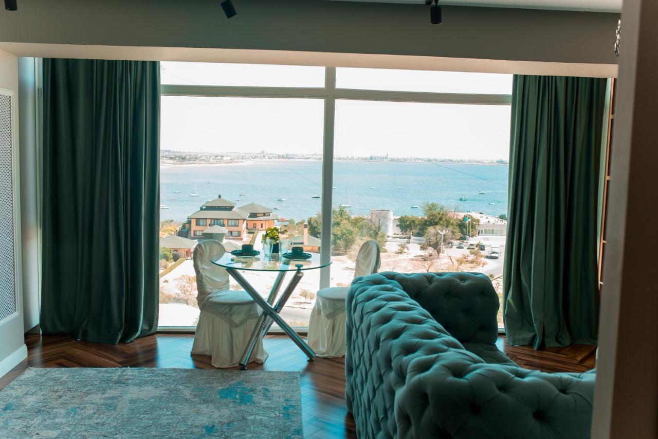 с видом на море 77 Apartment *